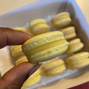 Lemon Curd French Macarons (Box of 12) Evelyn R. Cooke - The #EvCooks Store